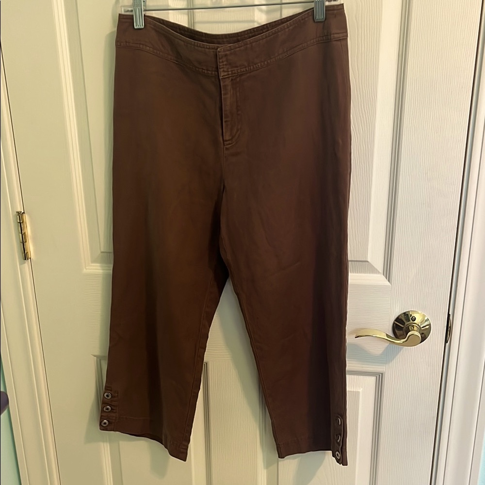 Nomadic Traders Classic Capri Pants size 4 (fits 4-6)